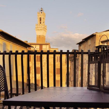 La Costarella - Central With Cozy Terrace Сиена Экстерьер фото